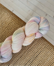 Load image into Gallery viewer, Miss Skinny - "Et sted i minnet"