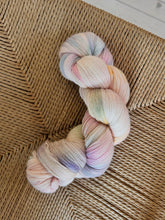 Load image into Gallery viewer, Miss Skinny - "Et sted i minnet"