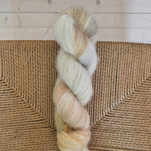 Load image into Gallery viewer, Pelskling - "White Highway"