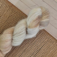 Load image into Gallery viewer, Pelskling - "White Highway"