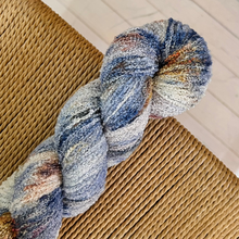 Load image into Gallery viewer, Krølle "Desember"