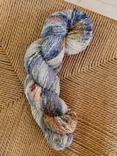 Load image into Gallery viewer, Krølle "Desember"