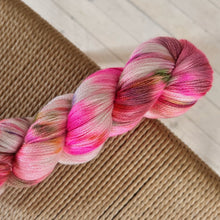 Load image into Gallery viewer, Miss Skinny - "Rosa Helikopter"