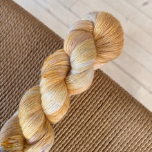 Load image into Gallery viewer, Miss Skinny - "Be still my heart"