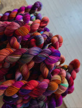 Load image into Gallery viewer, Myk Merino 50 g - "Symphony"