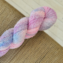 Load image into Gallery viewer, Krølle "Pretty