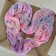 Load image into Gallery viewer, Krølle "Pretty