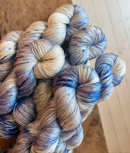 Load image into Gallery viewer, Silkefin - "Nå har du meg"