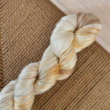 Load image into Gallery viewer, Silkefin - "Smak av honning"