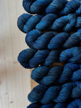 Load image into Gallery viewer, Knust Sparegris - "Blue"