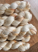 Load image into Gallery viewer, Silkefin - "Smak av honning"