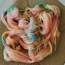 Load image into Gallery viewer, Finull - "Lollipop"