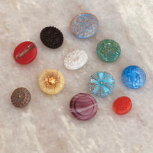 Load image into Gallery viewer, Vintage glassknapper - "Magisk samling" #107