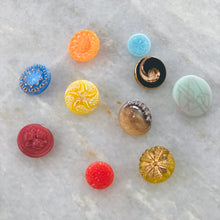 Load image into Gallery viewer, Vintage glassknapper - "Magisk samling" #113