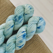 Load image into Gallery viewer, Myk Merino - "Pure shores"