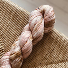 Load image into Gallery viewer, "Miss Skinny" - "Noora" 011