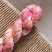 Load image into Gallery viewer, "Miss Skinny" - "Rose" 027