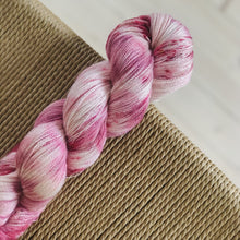 Load image into Gallery viewer, Miss Skinny - "Pinky Pie" 032