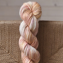 Load image into Gallery viewer, Skatten - "Never been kissed"