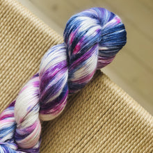 Load image into Gallery viewer, Miss Skinny - "Rarity" 034