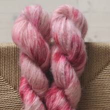 Load image into Gallery viewer, Skyfly - "Pretty Woman" 010