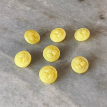 Load image into Gallery viewer, Vintage glassknapper #117