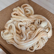 Load image into Gallery viewer, Slim Cash baby - "Heart of gold" 002