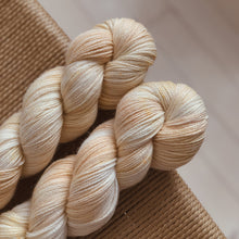 Load image into Gallery viewer, Slim Cash baby - "Heart of gold" 002