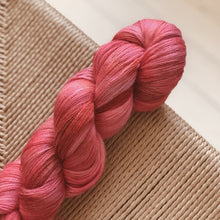 Load image into Gallery viewer, Miss Skinny - "Roses" 053