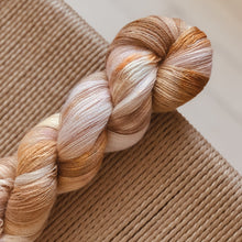 Load image into Gallery viewer, Miss Skinny - "A thousand miles" 043