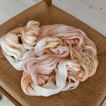 Load image into Gallery viewer, Miss Skinny - "Peaches" 044