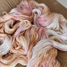 Load image into Gallery viewer, Luksusdyret - "It's okay if you forget me" 001