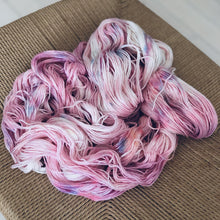 Load image into Gallery viewer, Luksusdyret - "Call your girlfriend" 004