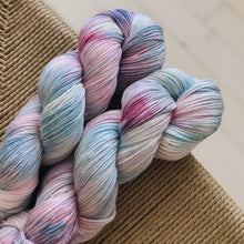 Load image into Gallery viewer, Luksusdyret - "Magisk" 003