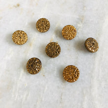 Load image into Gallery viewer, Vintage glassknapper #123