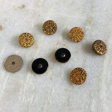 Load image into Gallery viewer, Vintage glassknapper #123