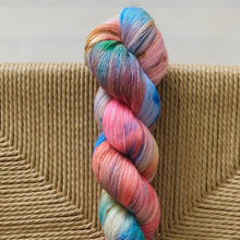 Load image into Gallery viewer, Miss Skinny - "Kissing"