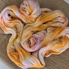 Load image into Gallery viewer, Miss Skinny - "Just hold me"