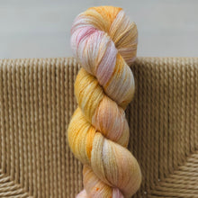 Load image into Gallery viewer, Miss Skinny - "Just hold me"