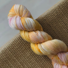 Load image into Gallery viewer, Miss Skinny - "Just hold me"