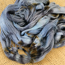 Load image into Gallery viewer, Miss Skinny - "Dark side of the moon" 056