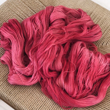 Load image into Gallery viewer, Miss Skinny - "Bed of roses" 059