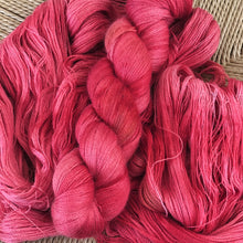 Load image into Gallery viewer, Miss Skinny - "Bed of roses" 059