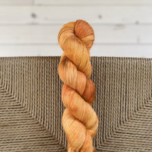 Load image into Gallery viewer, Miss Skinny - "Orange is the new black" 061