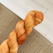 Load image into Gallery viewer, Miss Skinny - "Orange is the new black" 061