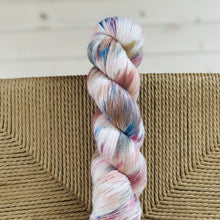 Load image into Gallery viewer, Miss Skinny - "A love story" 063