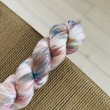 Load image into Gallery viewer, Miss Skinny - "A love story" 063