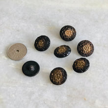 Load image into Gallery viewer, Vintage glassknapper #134