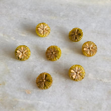 Load image into Gallery viewer, Vintage glassknapper #135