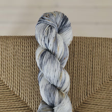 Load image into Gallery viewer, Luksusdyret - "Keep it alive" 008